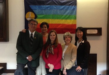 El staff, listo para recibir a los padres